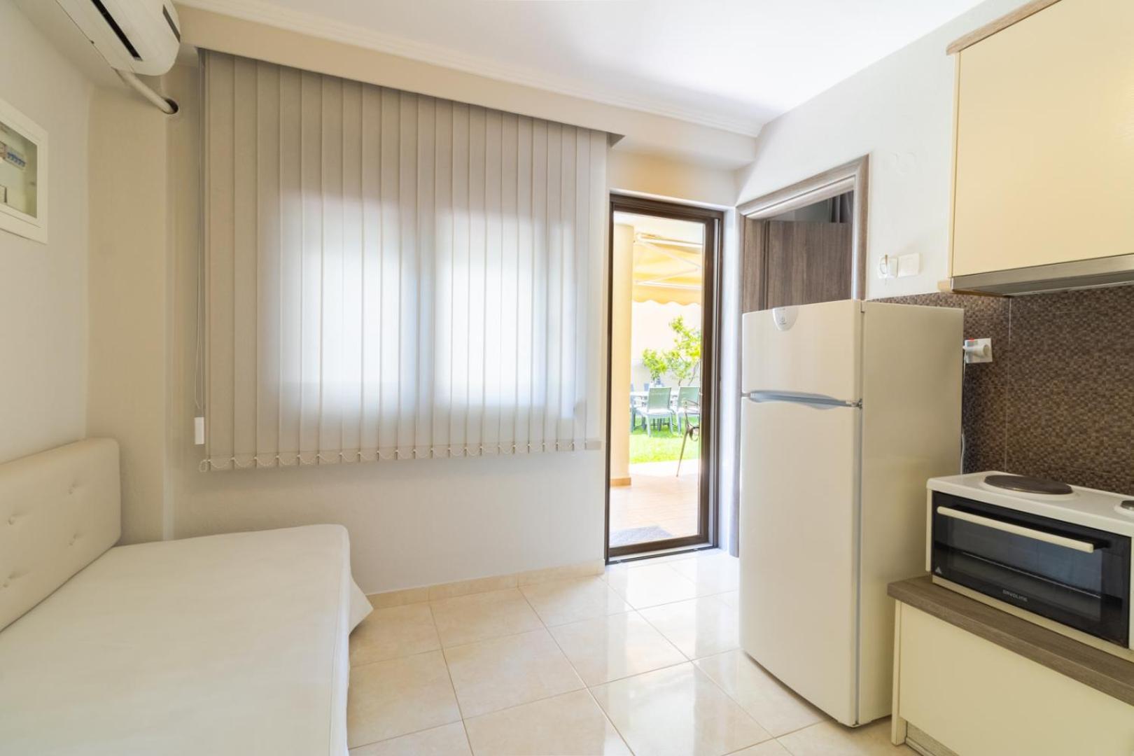 Kassandrinos Apartments Apostolos Никити Экстерьер фото